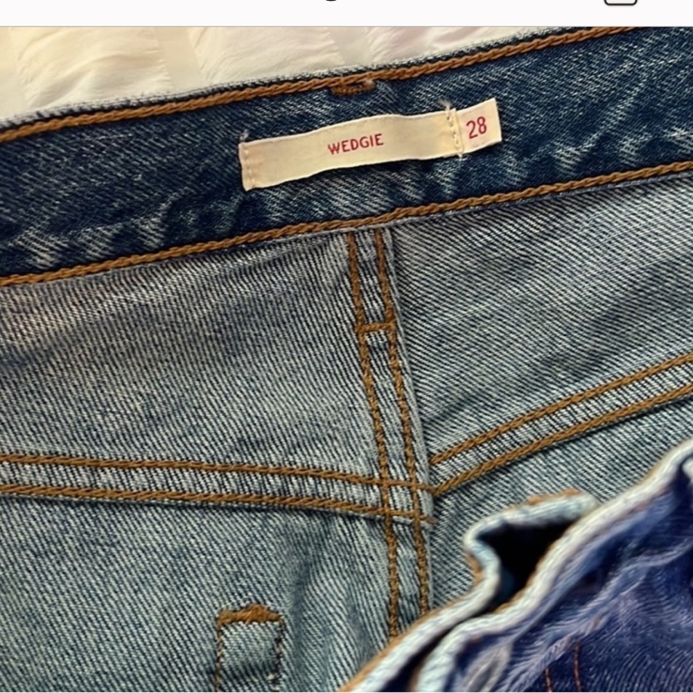 LEVI'S Wedgie Icon Fit in Truth Unfolds Jean- Straight -Fray hem-like new-Sz 28 - Picture 4 of 9